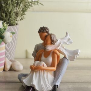 CraftVatika Sitting Love Couple Statue Showpiece, Handmade Couple Sculpture Figurine for Home Decor, Birthday Gift, Table Top, All Occasion (5.5x4.4x6 Inches), Multicolor