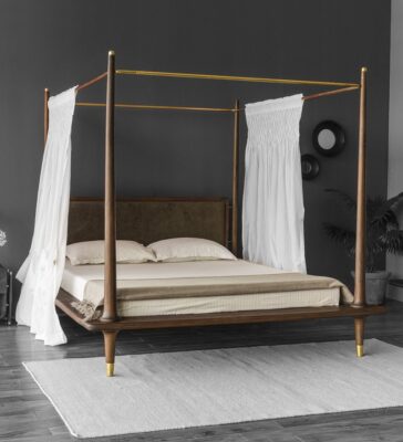 Navah King Poster Bed In American Walnut Finish